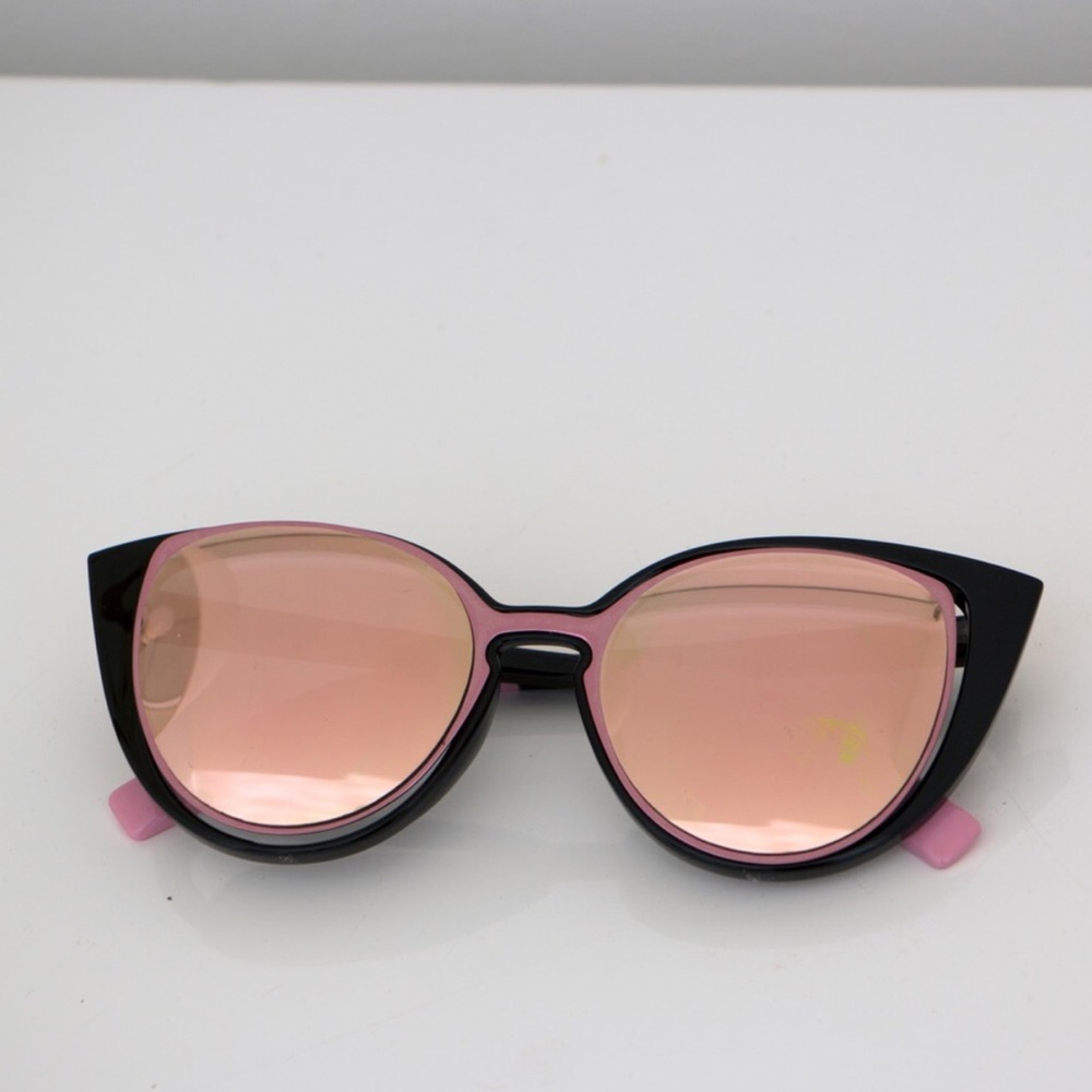 Cats eyes shades!