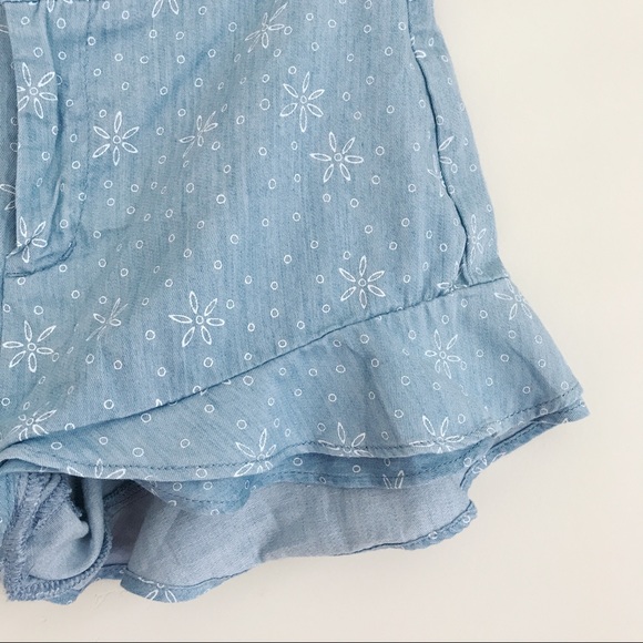 NWOT BCBGeneration Ruffle Trim Shorts - Picture 3 of 6