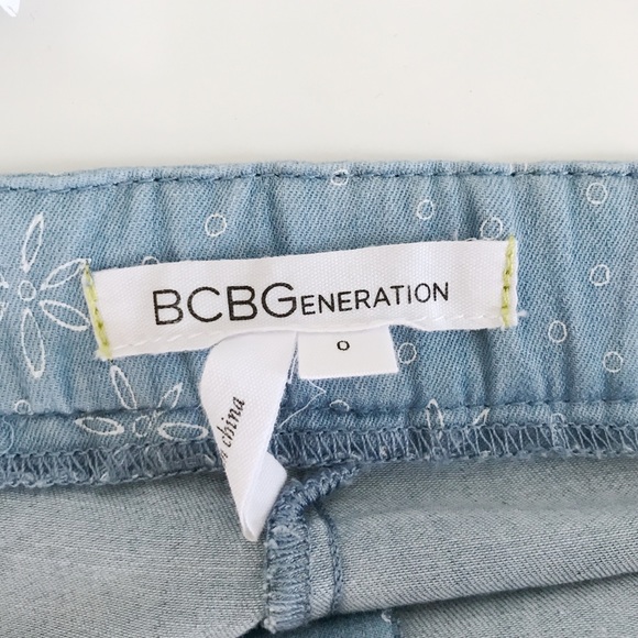 NWOT BCBGeneration Ruffle Trim Shorts - Picture 5 of 6