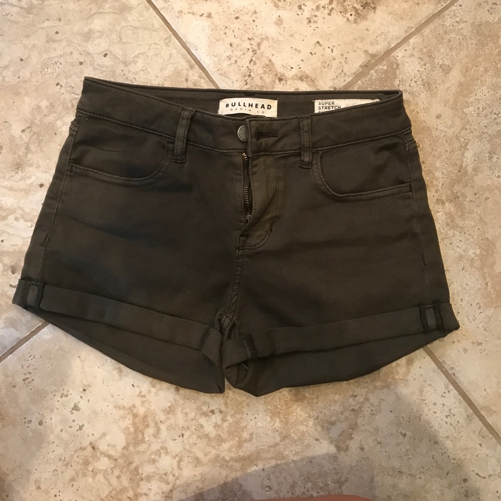 Pacsun army color shorts