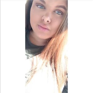 Meet your Posher, Skylee