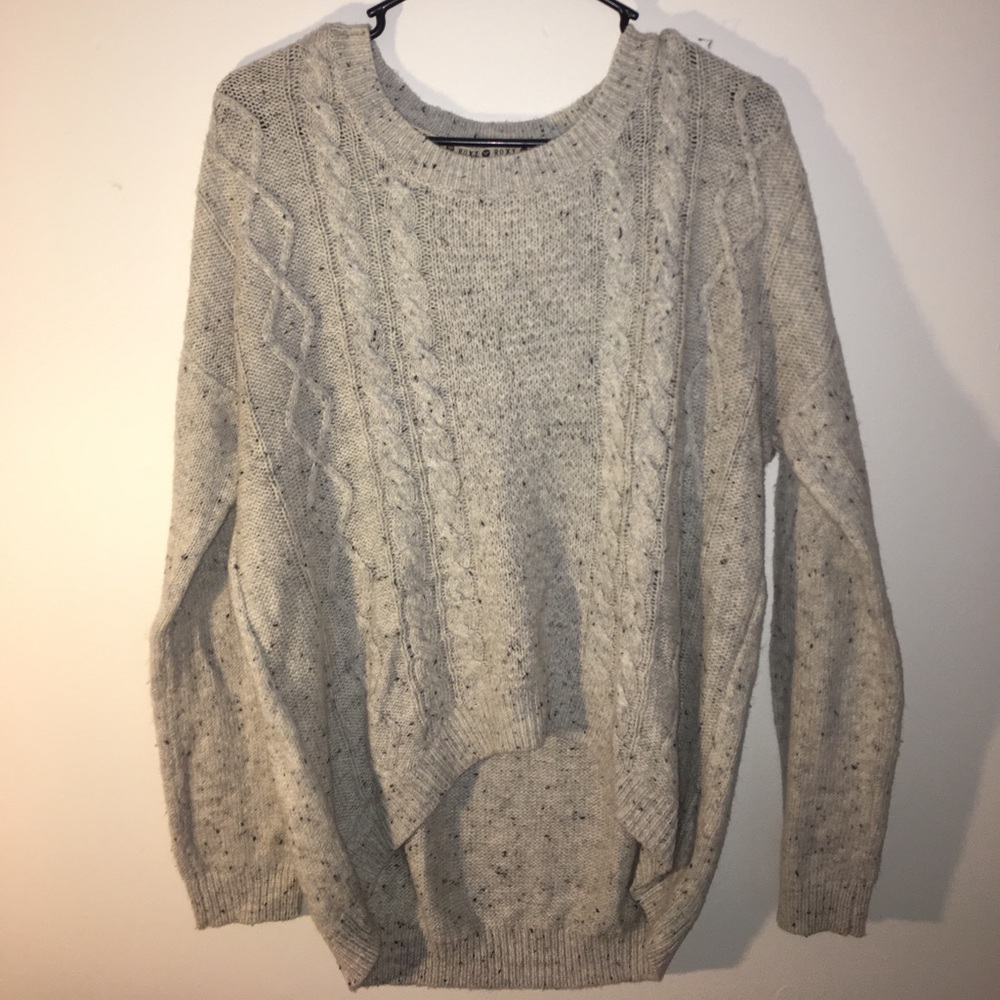 Grey/beige sweater