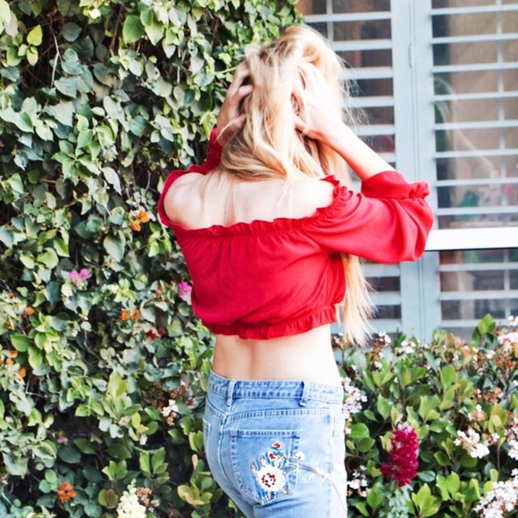 This is What Makes Us Girls - crop top - Picture 3 of 4