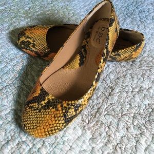 Yellow snake skin flats