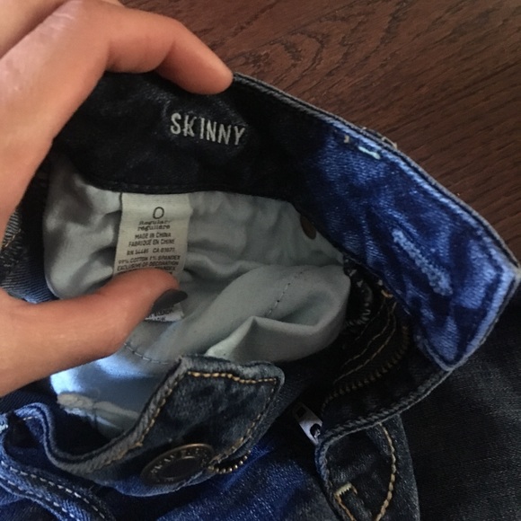 ~CLOSET CLOSING - Picture 3 of 5