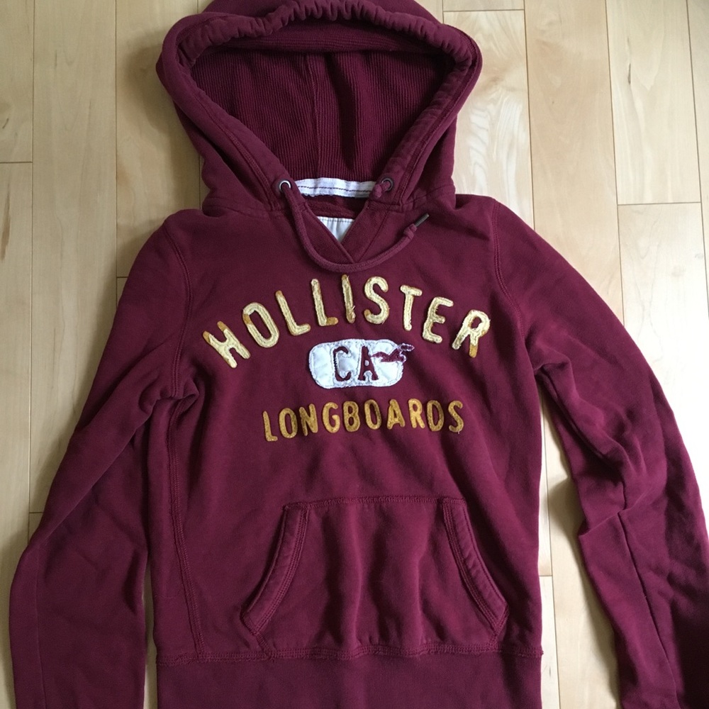 Hollister logo sweatshirt!