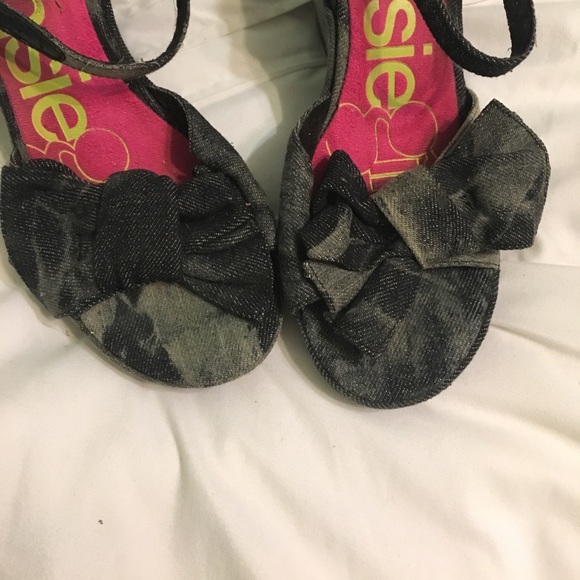 Kensie faded denim wedges - Picture 3 of 3