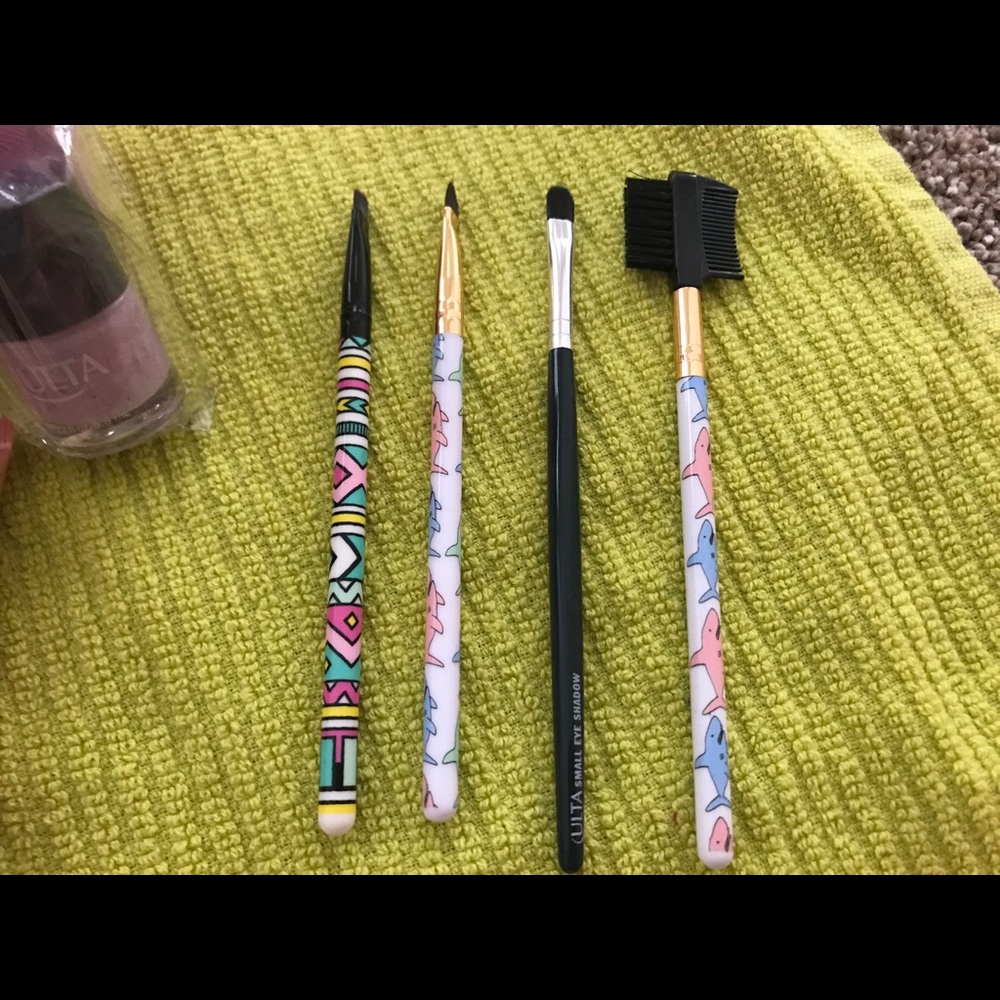 Closet Clear Out! Makeup Lot - Picture 4 of 8