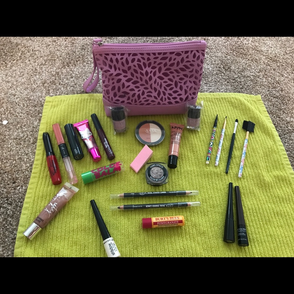 Closet Clear Out! Makeup Lot - Picture 6 of 8
