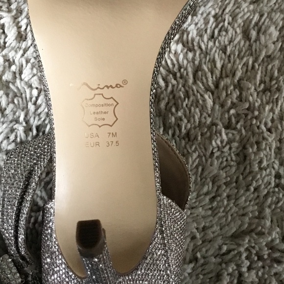 Nina gold glitter metallic sandals with bow size size 7 - Picture 4 of 4