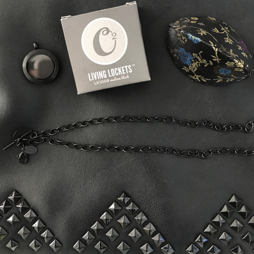 Origami Owl | LK1009 Medium Black Living Locket