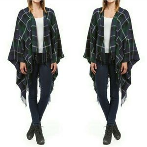 🎉One left!! Super cute fall plaid poncho