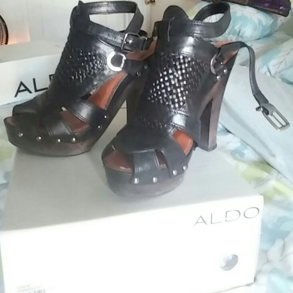 ALDO BLACK LEATHER HIGH HEELS - Picture 2 of 2