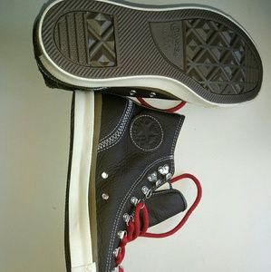 New Converse unisex Leather Mid top shoes