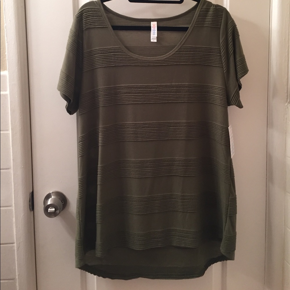 BNWT Lularoe Xlarge Classic Tee Olive Green