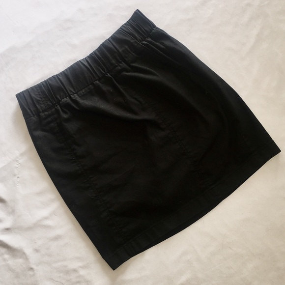 CLOSET CLOSING - Picture 2 of 8