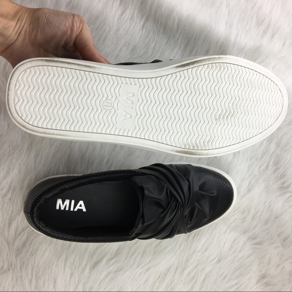Mia black perforated twisted bow knot slip on shoe - Picture 5 of 8
