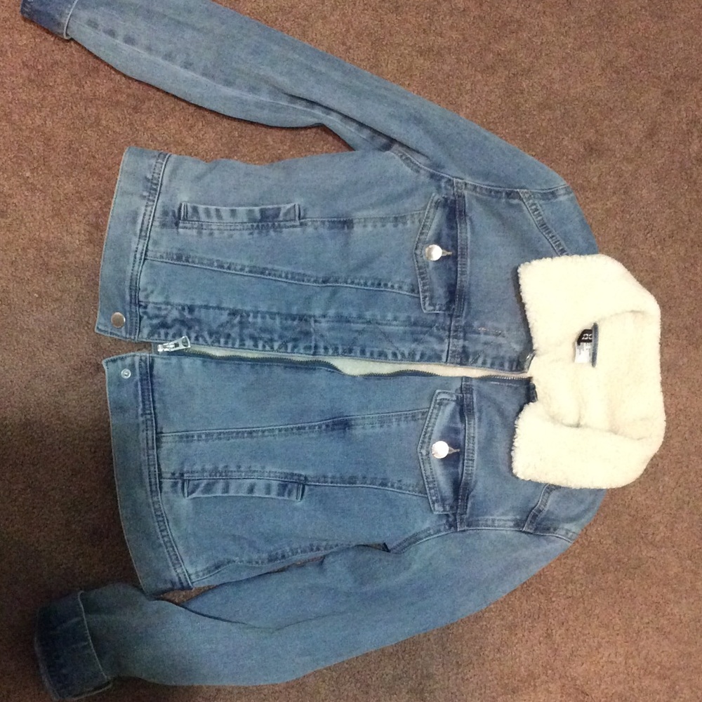 Denim jacket with fur