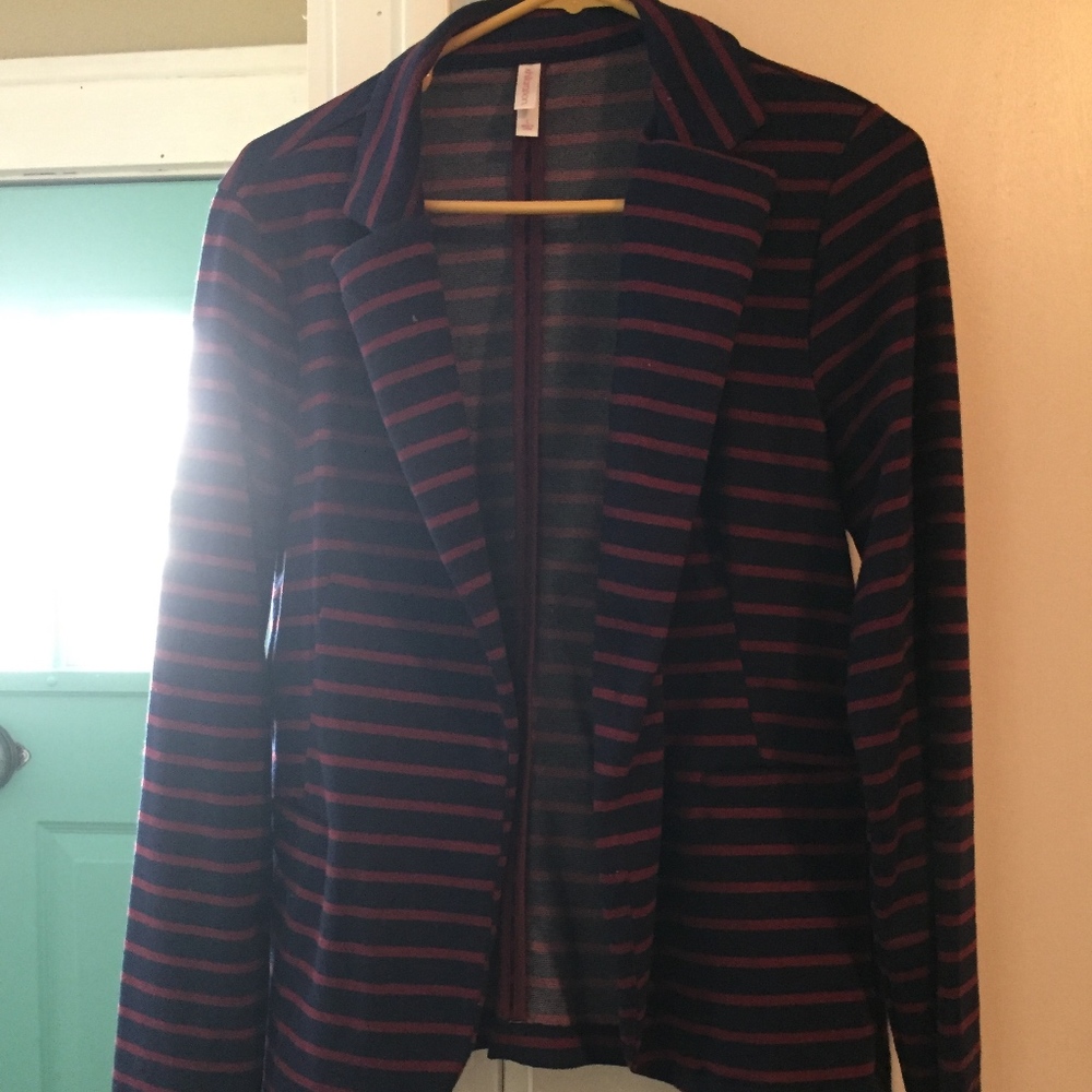 CLOSET CLOSING 01/05! Red/Blue Blazer