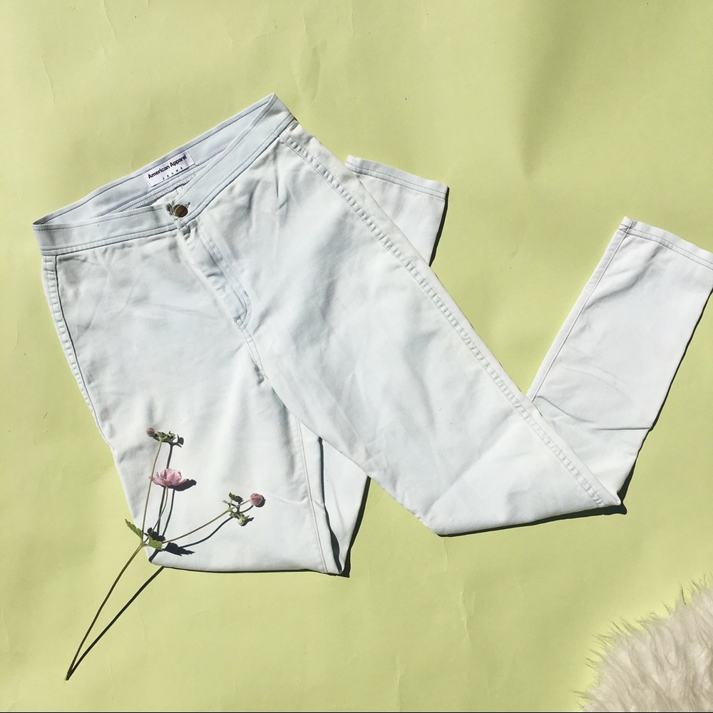 American Apparel Lightwash Easy Jeans ⛅️
