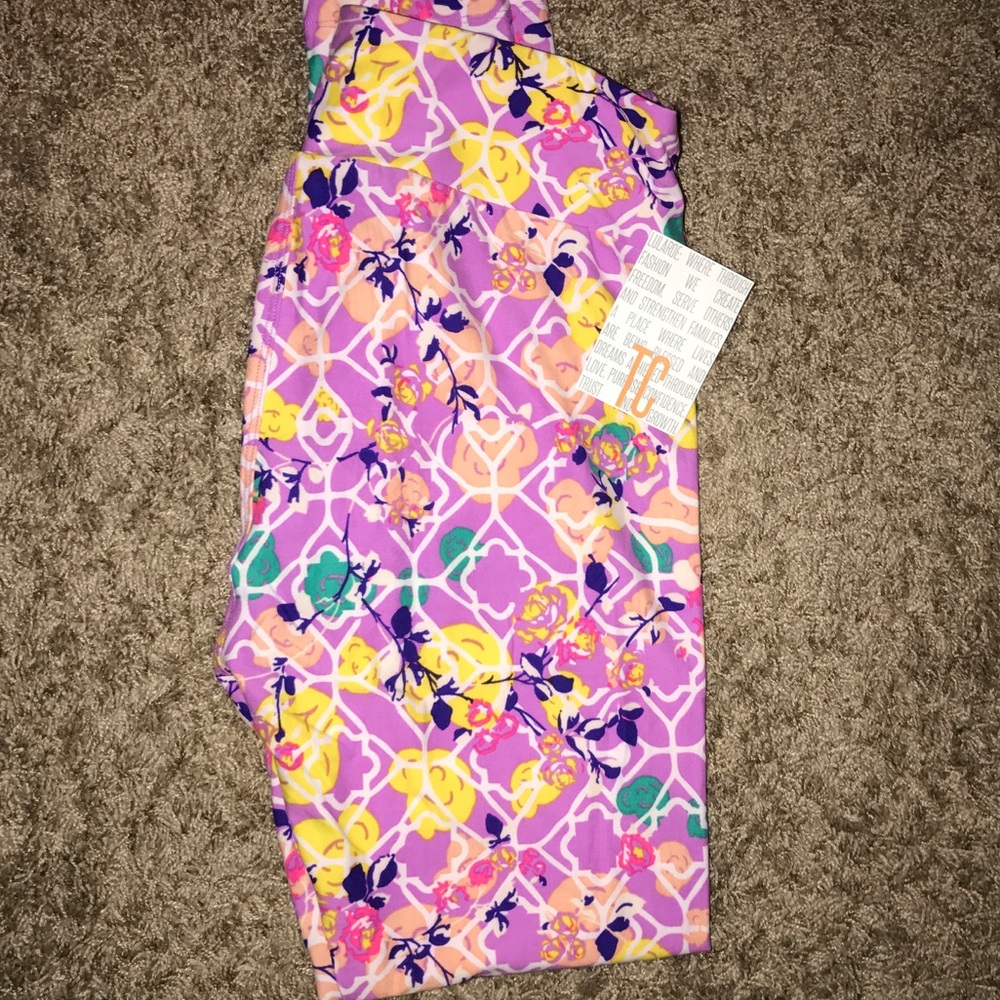 SOLD Lularoe Leggings TC