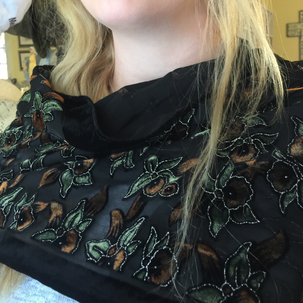 Scarf with velvet design ❤️