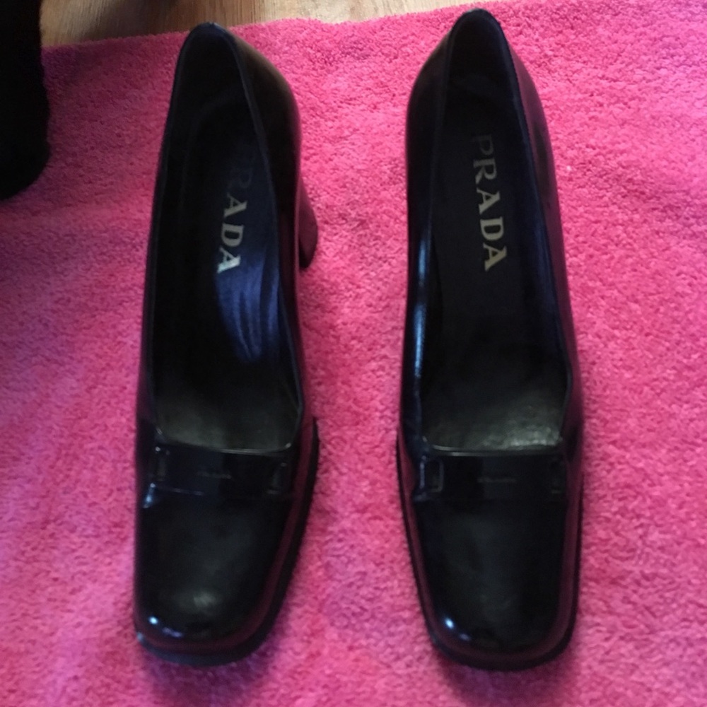 Prada class! Make an offer!  Great condition.