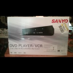 VCR/DVD Combo. Unopened, price is negotiable.