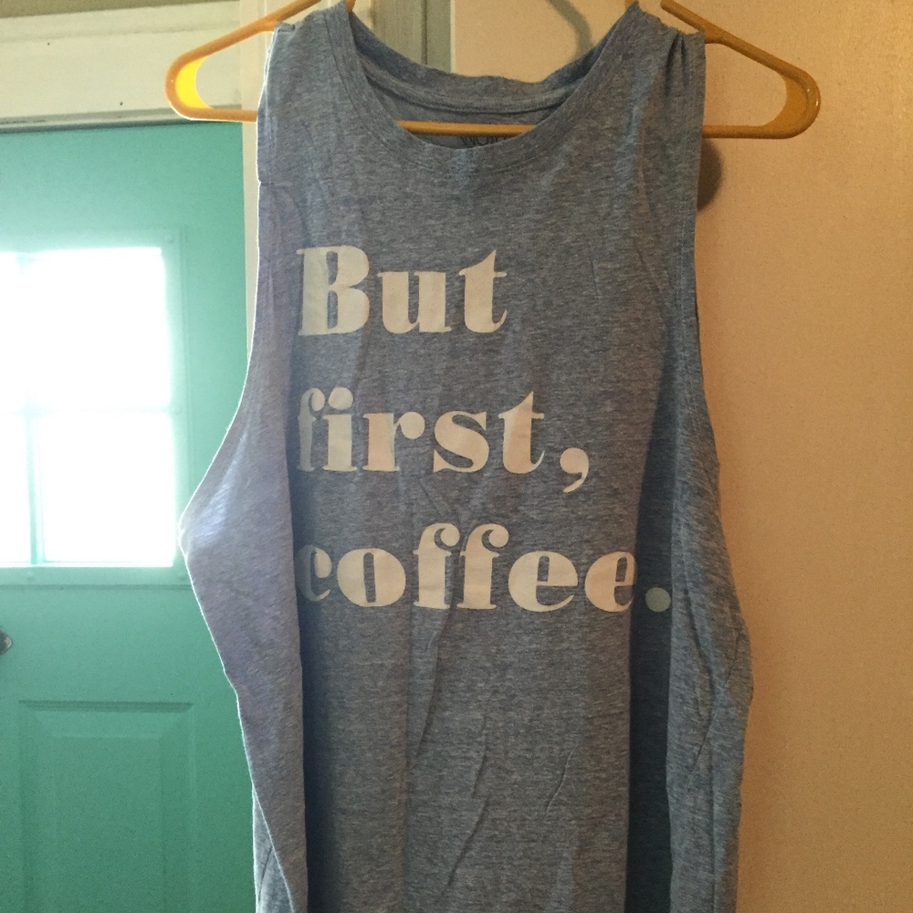 CLOSET CLOSING FRIDAY 01/05! Graphic Tank