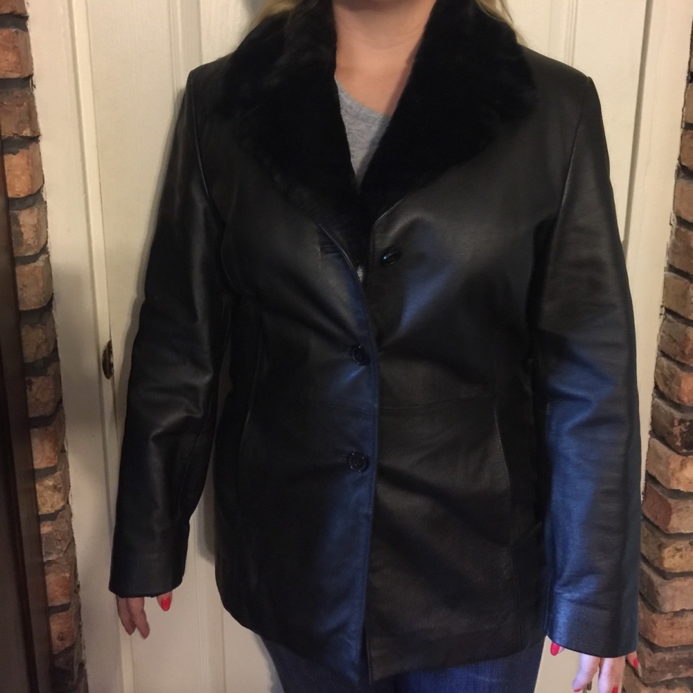 Genuine Leather Jacket with fur collar❤️