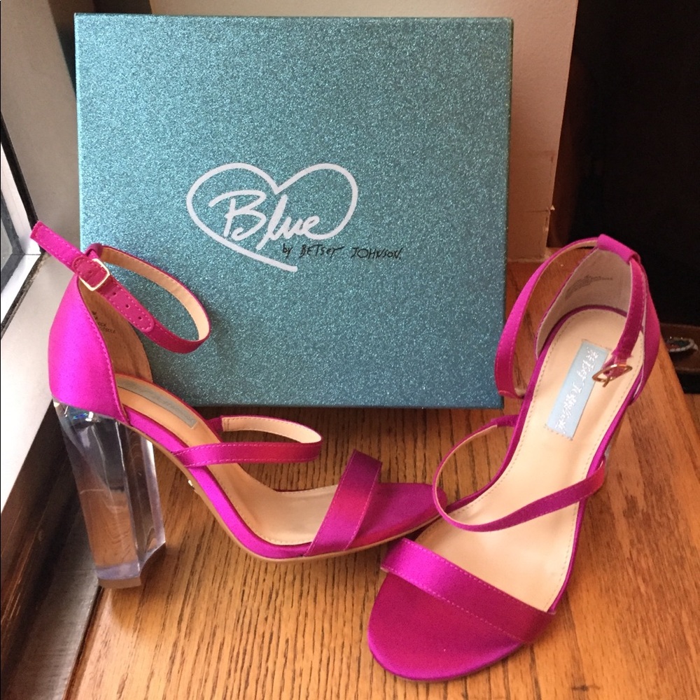 Betsey Johnson Magenta Block Heels Sz 7