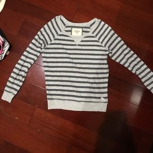 Abercrombie and fitch long sleeve barely worn