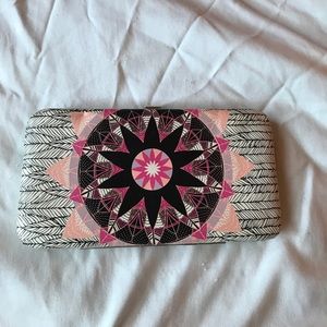 Claire's wallet