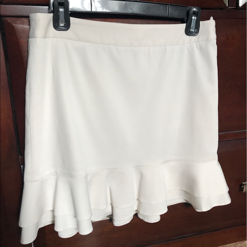 Express ruffle skirt sz 2 ready for a new closet