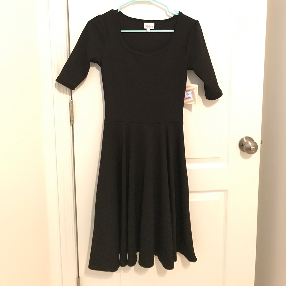 XS Solid Black LuLaRoe Nicole