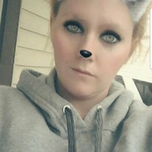 Meet your Posher, Crystal