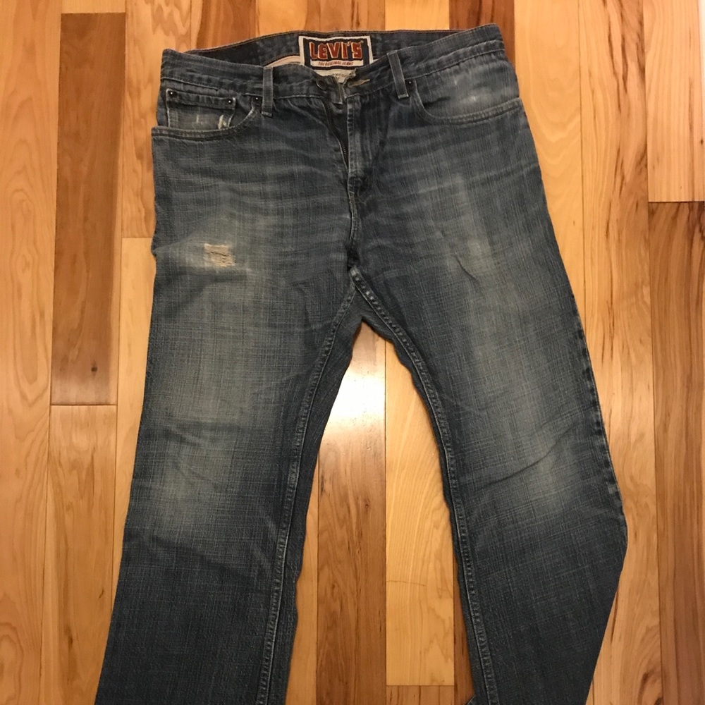 Mens levis with some wear