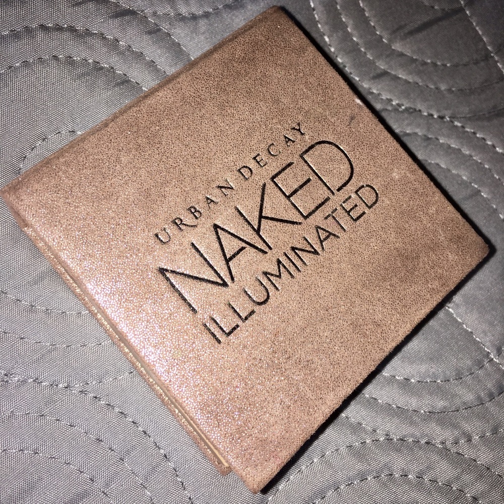 Urban Decay Aura Highlighter