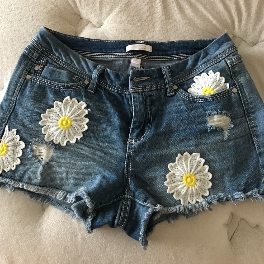 Lauren Conrad Flower Shorts 🌼