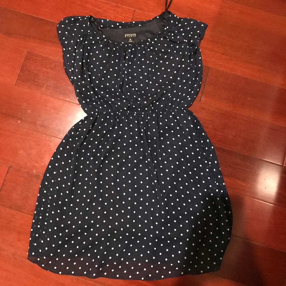 En focus studios dress size 10 fits like M