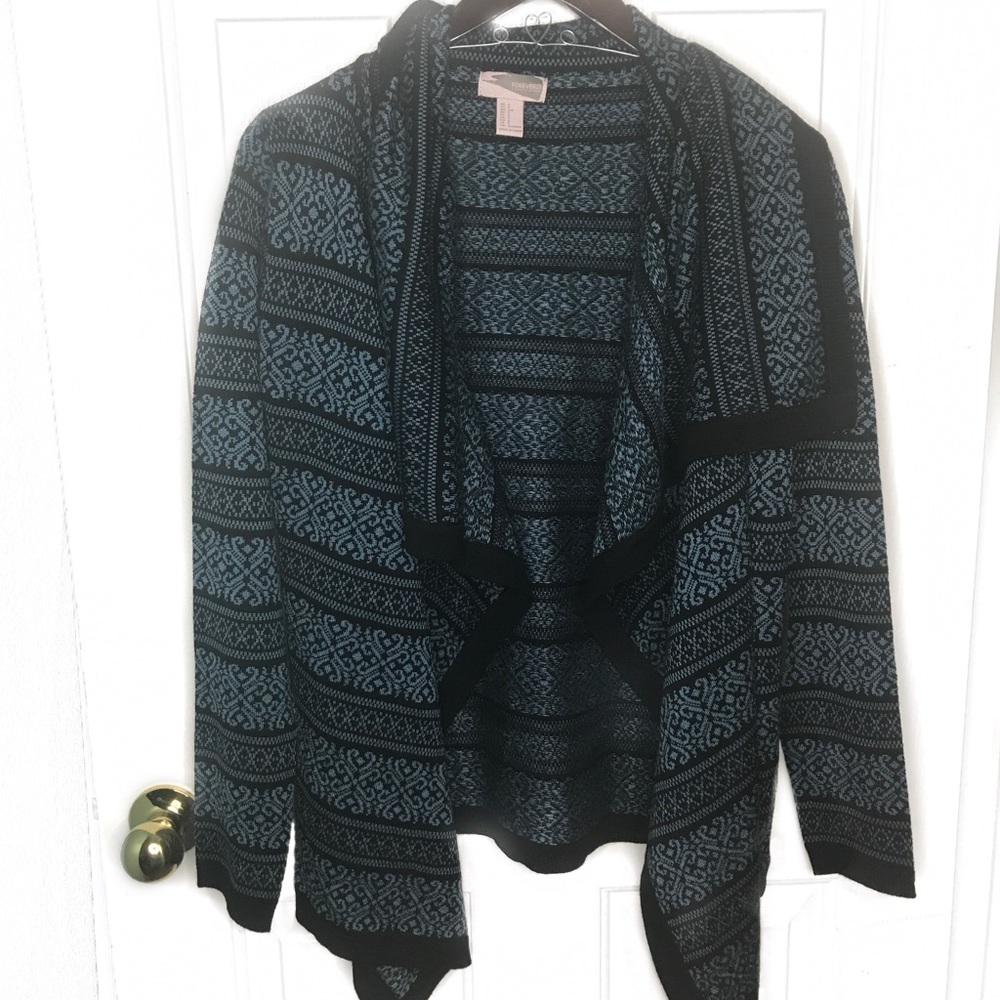 NEVER been worn, fashionable cardigan