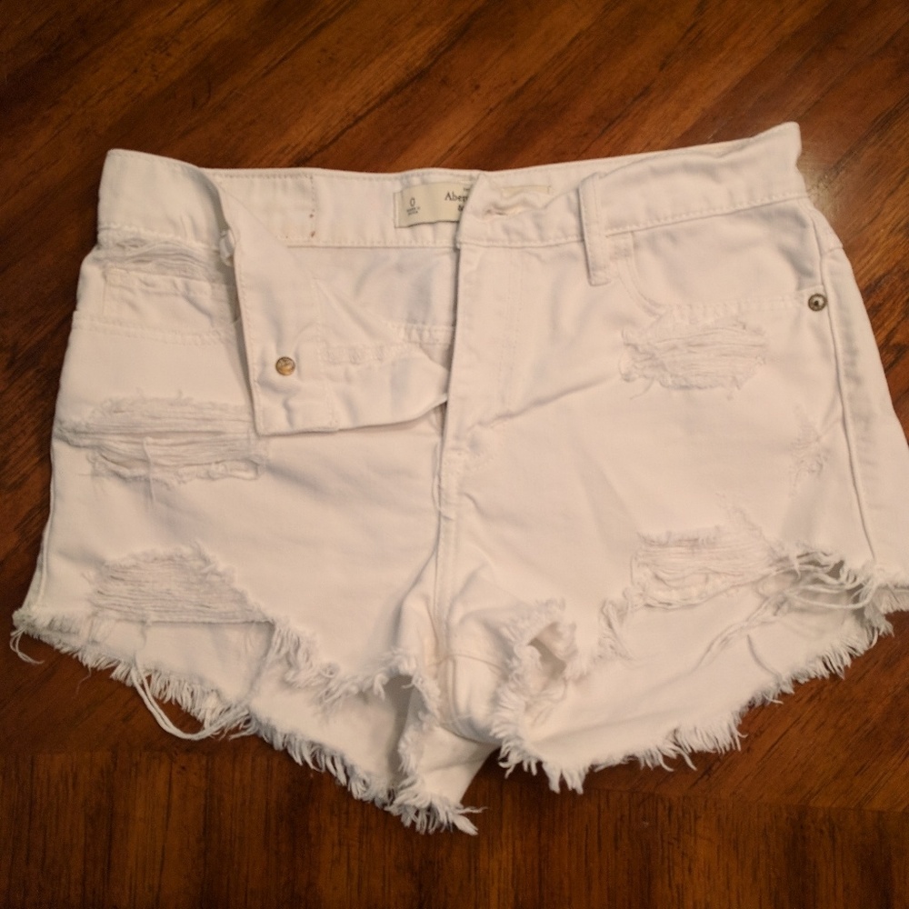 Abercrombie & Fitch high-waisted white shorts