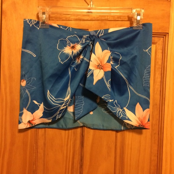 🤩HOST PICK 🎉- Vintage Sarong - Picture 4 of 6