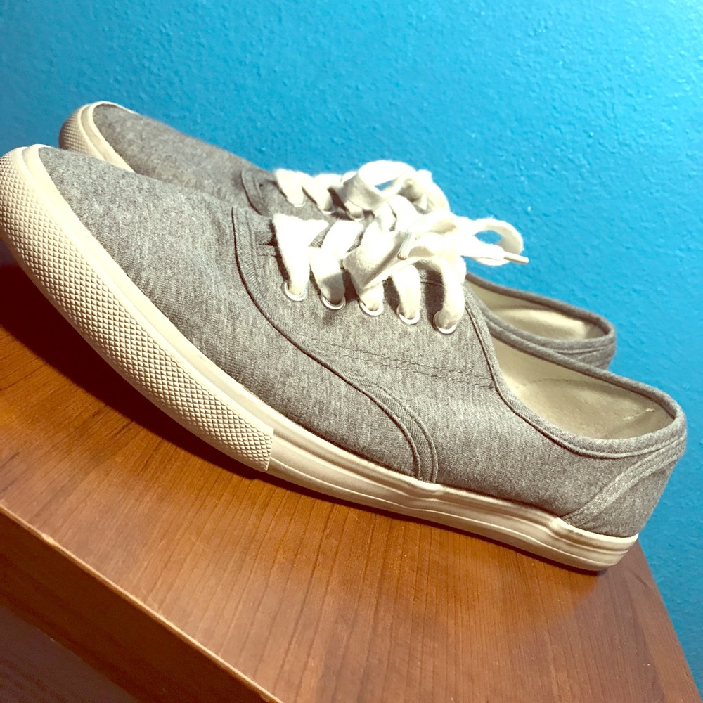 Forever 21 gray converse sneakers