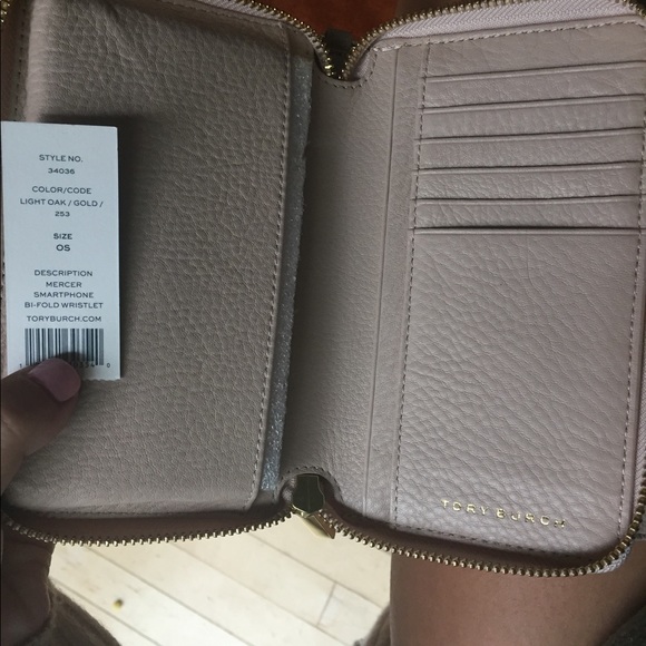 🌟SOLD🌟NWT Tory Burch Mercer Smartphone Wristlet - Picture 6 of 7
