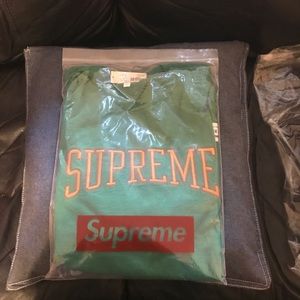Supreme arc logo tee