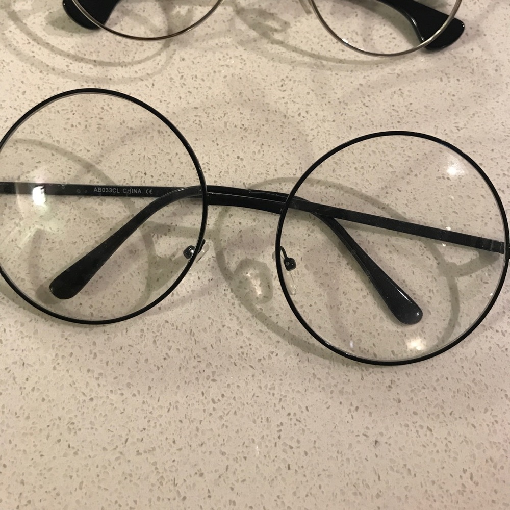 Assorted glasses and frames - Picture 4 of 8