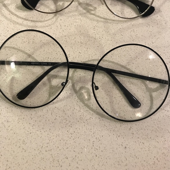 Assorted glasses and frames - Picture 4 of 8