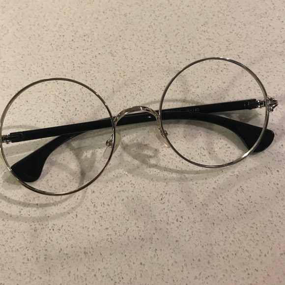 Assorted glasses and frames - Picture 6 of 8