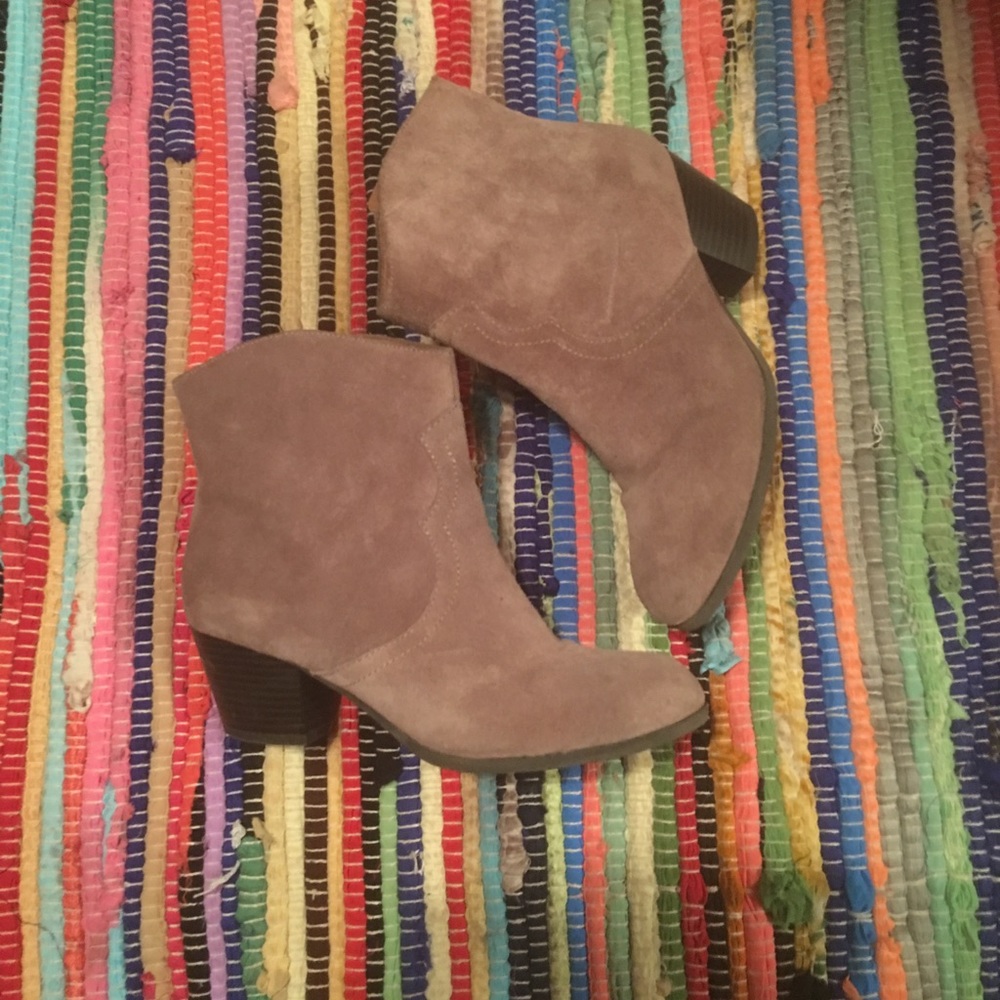 Lucky brand Taupe booties
